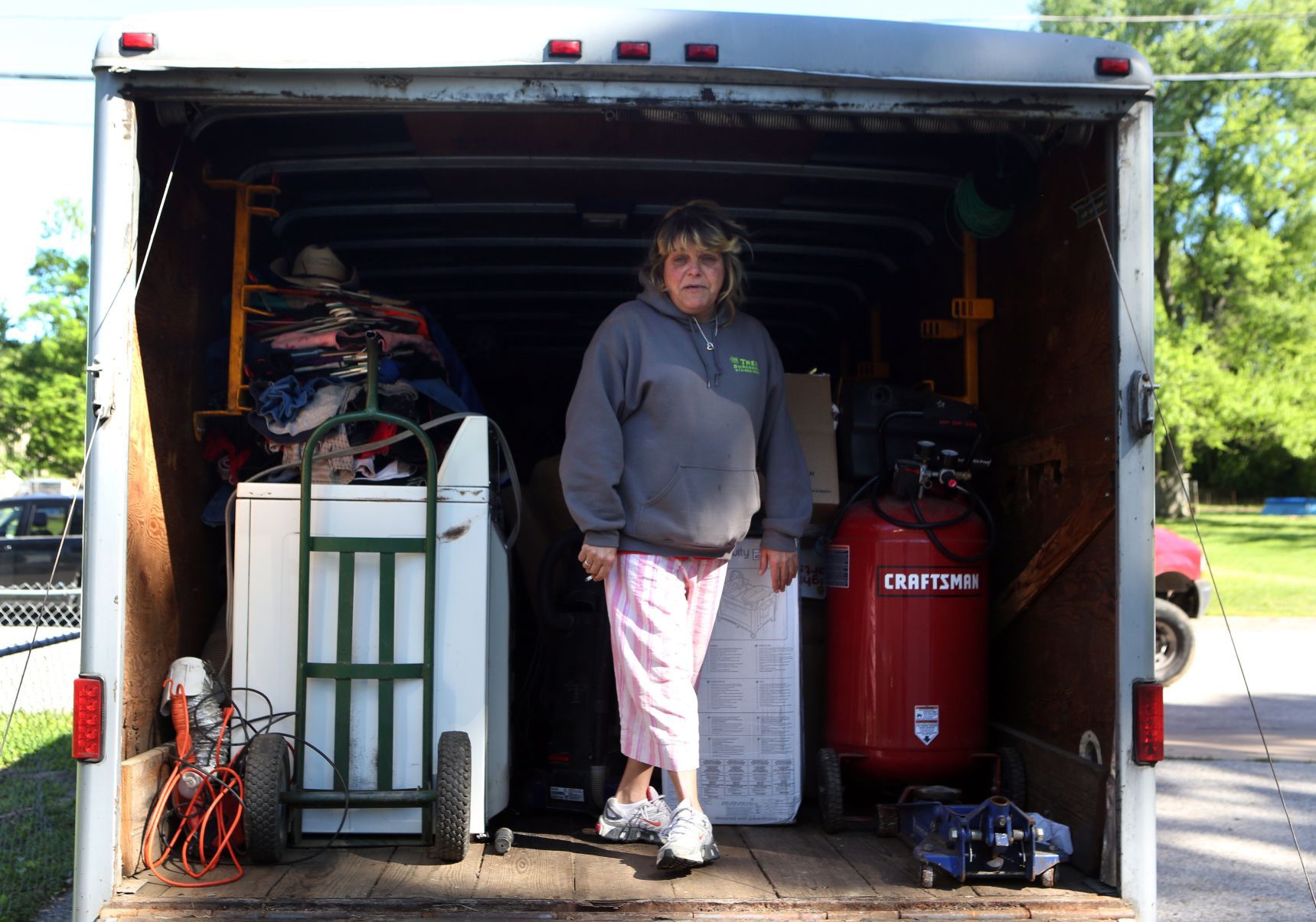 Residents continue to pack up to evacuate Valley Park
